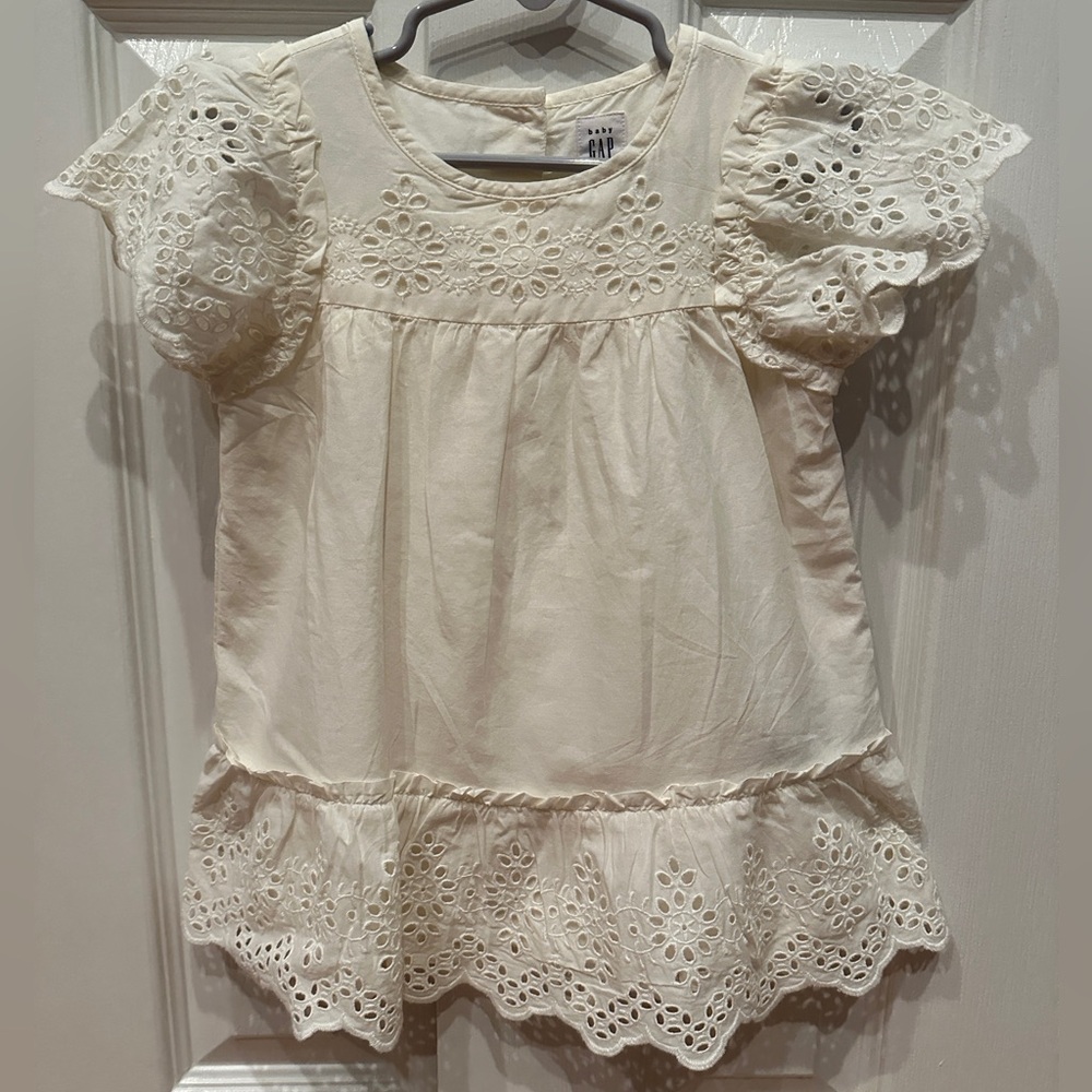 Beautiful Gap Kids Ivory lace eyelet dress, never worn and so beautiful! Size 2t